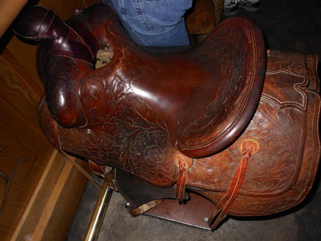 gilleys saddle seat (Medium)